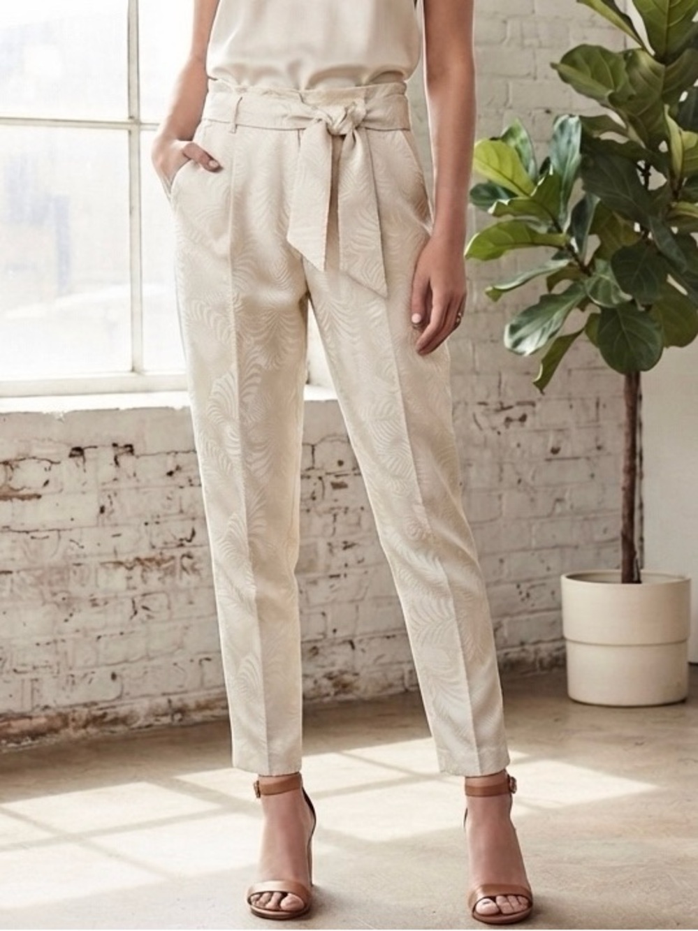 H&M Cream Ankle Length Trousers Pants with Belt & Pockets Size 6
